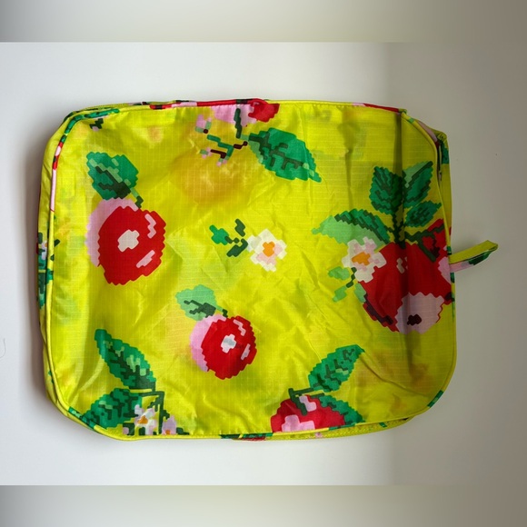 Baggu Needlepoint Fruit Apples Packing Cube NWOT - Picture 2 of 2